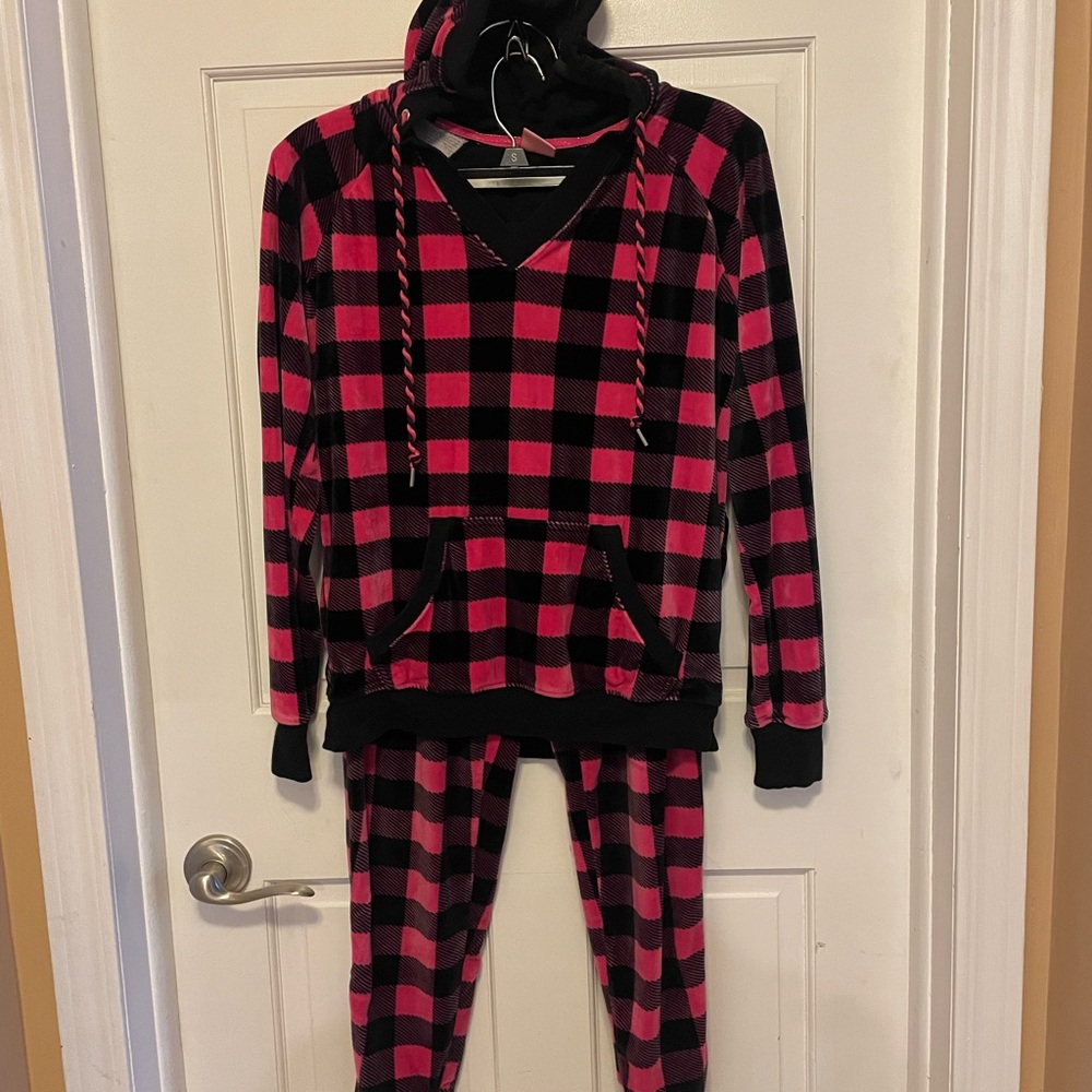 Jenni Velour Pink and Black Plaid Pajama Set
